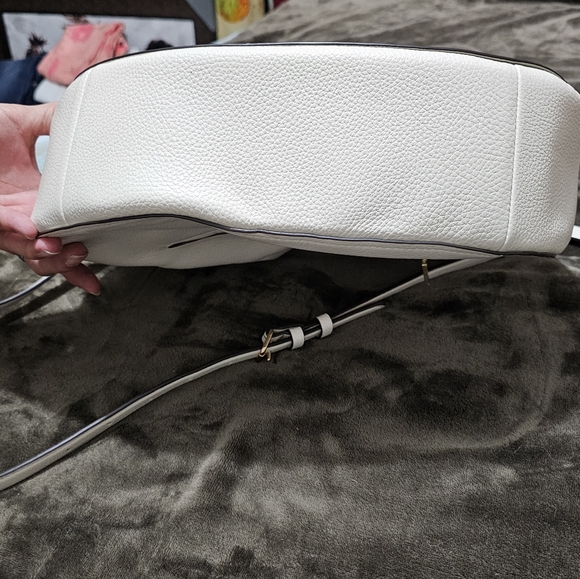 Authentic Coach hobo Handbag - Picture 5 of 12